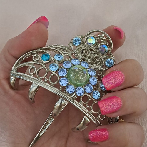 Metal hair clip vintage style with blue rhinestones like new