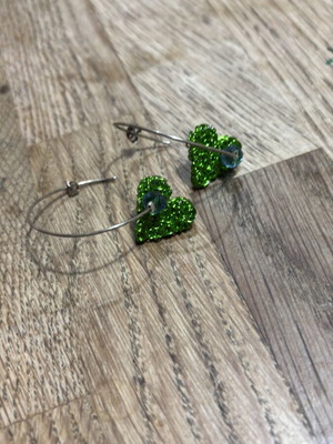 Earrings Green Heart Beaded New