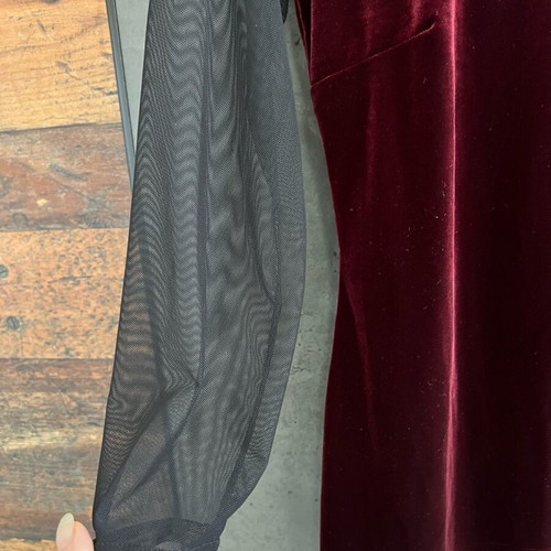 Women's burgundy velour dress new, size M