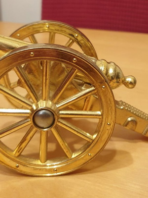Metal Press Papier Cannon used, decorative office ornament
