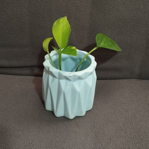 Blue vase like new condition