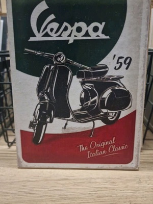 Wooden Vespa decoration like new, 13×18 cm