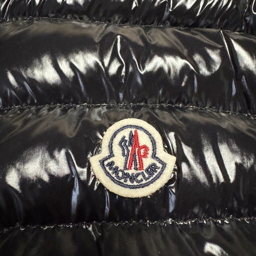Moncler sleeveless puffer vest like new, black glossy, size XXL