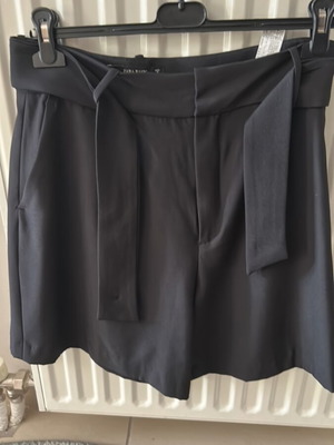 Zara women's black high-rise bermuda shorts size L with wide tie like new