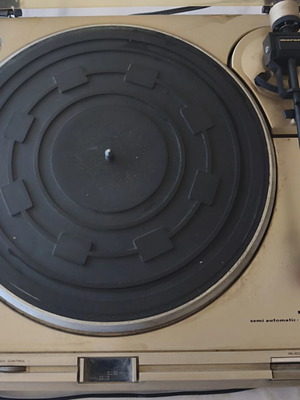 Marantz TT221 vintage turntable, direct drive, semi-automatic