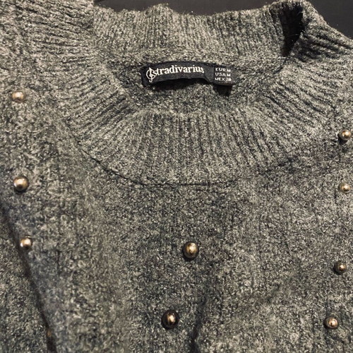 Stradivarius oversized sweater with embroidered silver pearls like new, gray