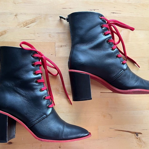 Black leather boots No36 Vavoulas used