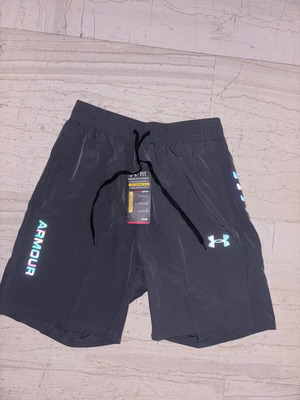 Under Armour αντανακλαστικά σορτς καινούργια, μαύρα, μεγέθη S M