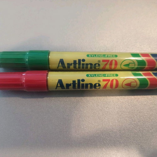 Artline70 permanent marker set of 2 new, red and green