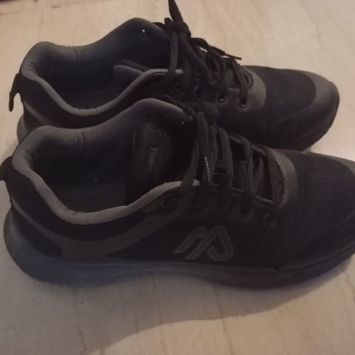 Zara athletic shoes size 42 like new, black