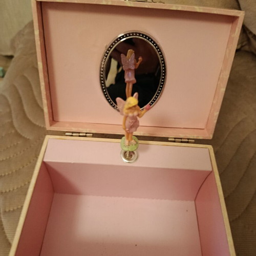 Pink jewelry box used, suitable for children and adults