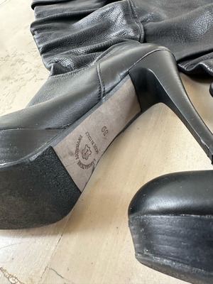 Black Leather Boots size 39, genuine leather, like new