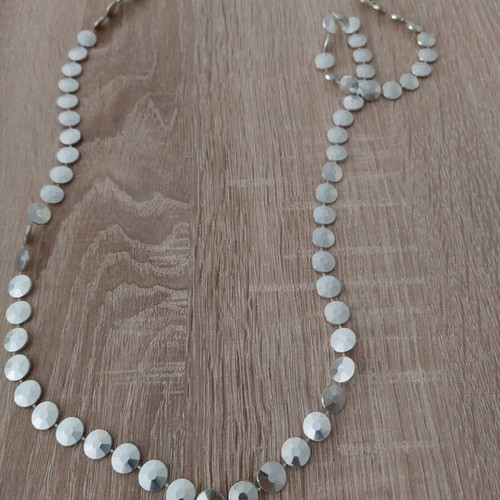 Women's necklace like new, silver color, double wrap design