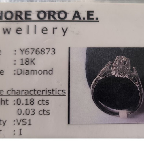White gold 18k solitaire ring with 3 diamonds like new