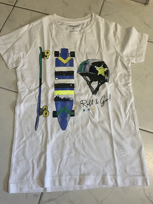 Mayoral white t-shirt with sequins, like new, size 134 cm