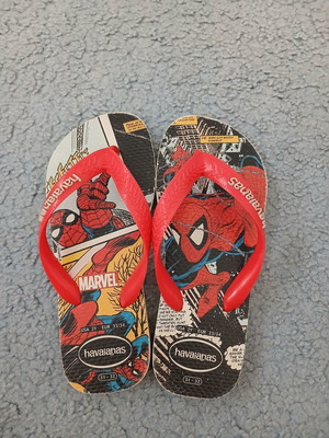 Havaianas Spiderman flip-flops, size 31-32, red
