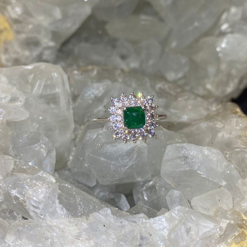 Silver ring with natural emerald and moissanite, new