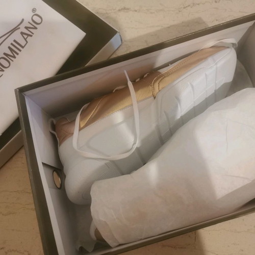 Fenomilano women's sneakers new, white with gold/pink, size 39