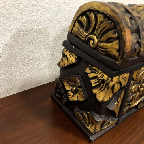 Wooden carved box like new with bird and fish theme