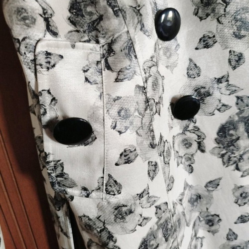 Raxevksy coat like new, black and white, size L