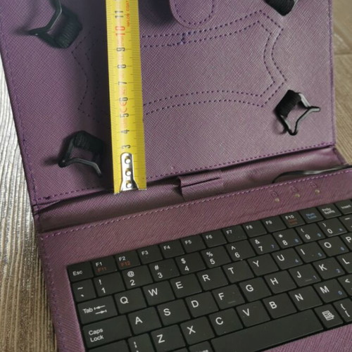 Tablet case like new with keyboard, size about 8 inches