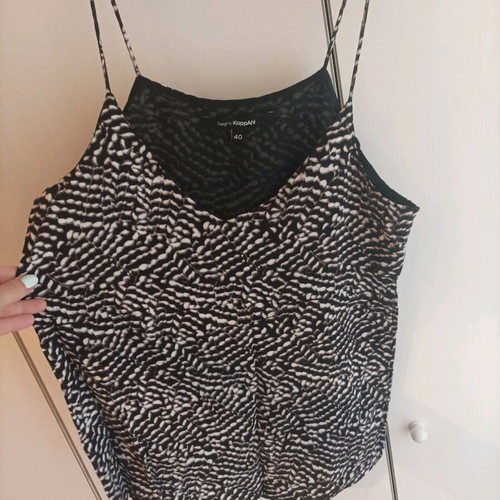 Tank tops pack of 5 used, size large, multicolor, H&M and Now