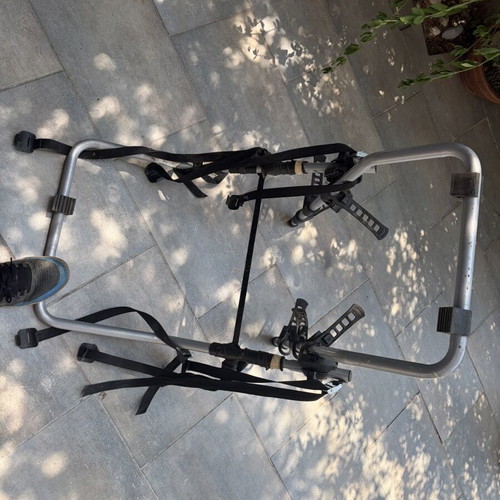 Thule bike rack for 3 bikes used