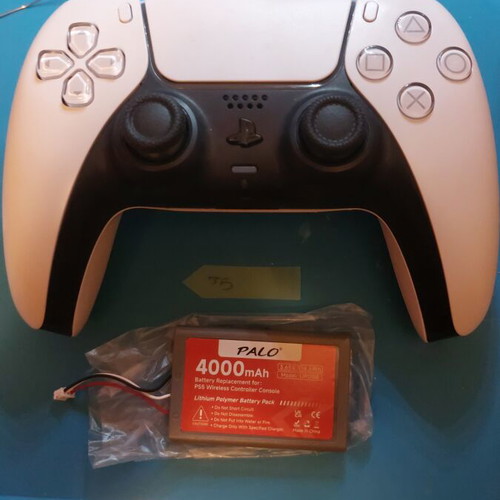 Ps5 controller with HALL Effect and new 4000mAh battery like new
