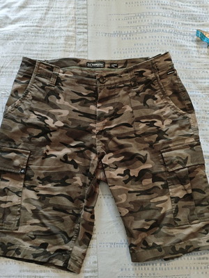 Emerson cargo camouflage shorts size 34