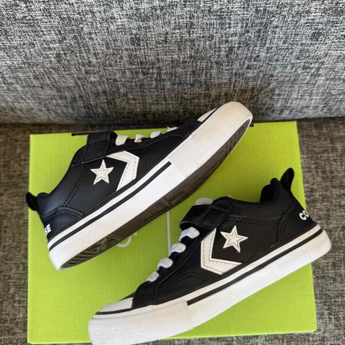 Converse unisex leather sneakers like new, size 28 (17 cm)