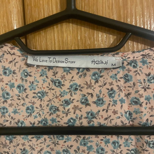 Helmi mini dress like new, pink with blue flowers, size M