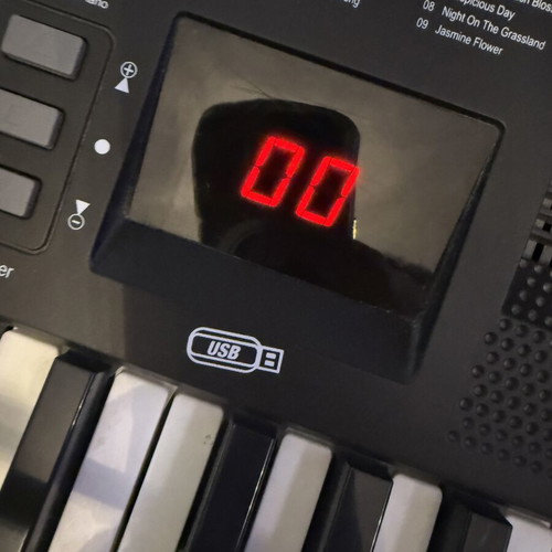 Digital keyboard 54 keys like new
