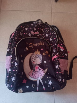 Παιδική σχολική τσάντα must μεταχειρισμένη με ραμμένο σκίσιμο