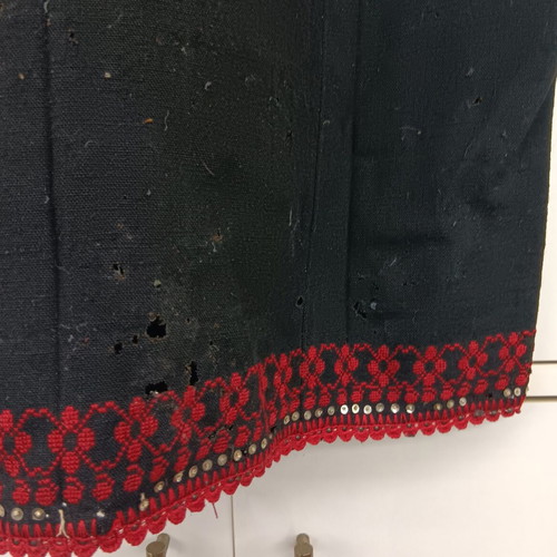 Collectible traditional wool dress No 129 used