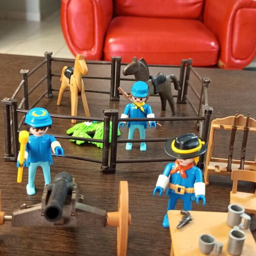 Playmobil Western used with broken clip