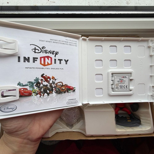 Nintendo 3DS Disney Infinity Starter Pack like new