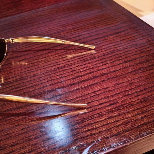 Bottega Veneta sunglasses like new, gold color
