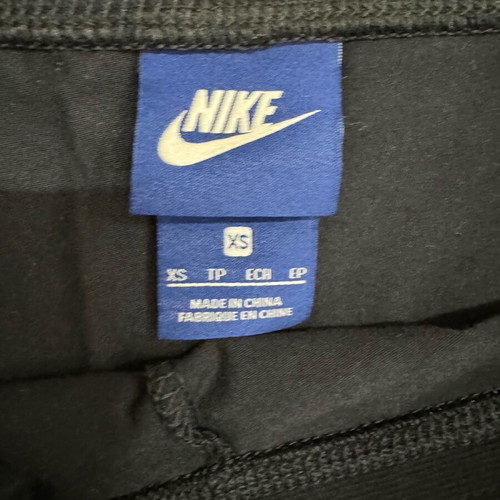 Nike women's set new, black, size XS