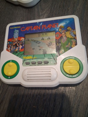 Tiger Electronics Captain Planet handheld game used