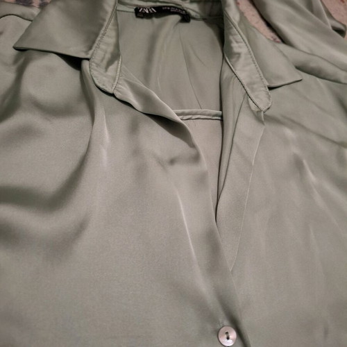 Zara satin shirt like new, size M, green