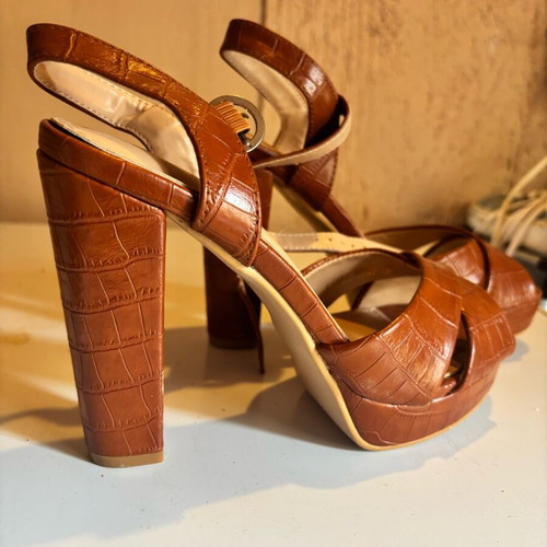 High-heeled brown sandals new, size 38