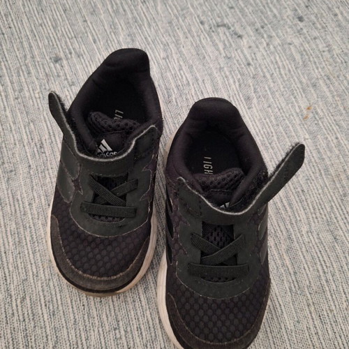 Adidas baby shoes size 21 black like new