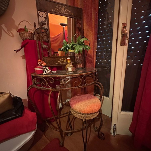 Classic vanity set with mirror and stool made of wrought iron like new