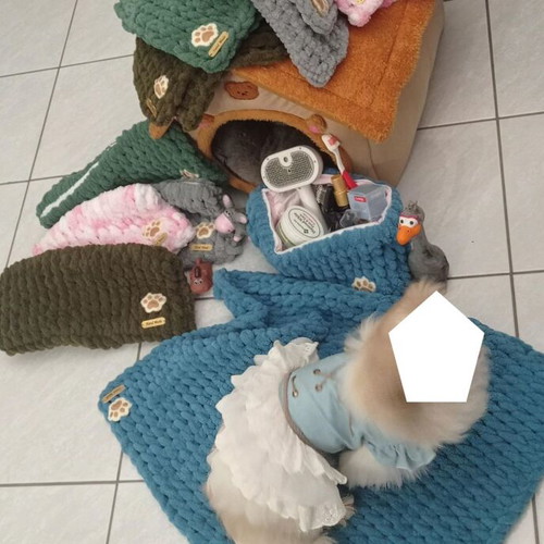 Handmade pet set with Alize Puffy yarn hypoallergenic