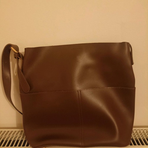 Brown shoulder bag made of faux leather like new