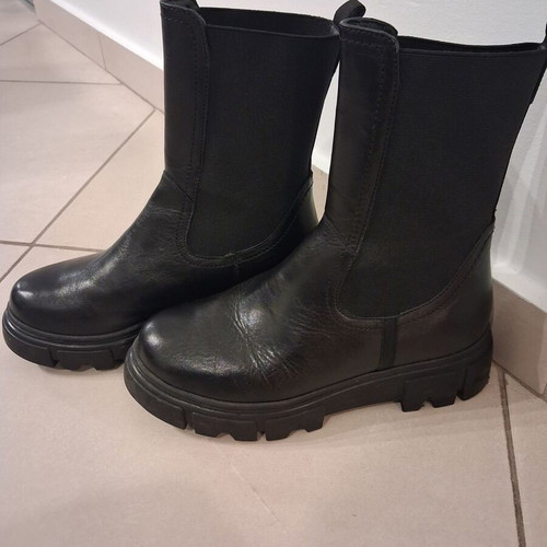 Lasocki boots size 37 like new, black leather