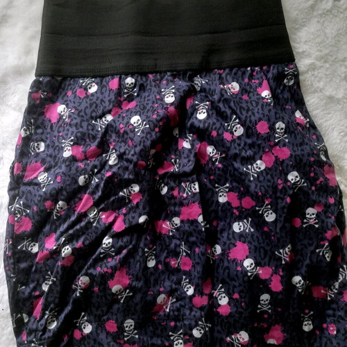 Y2K emo goth skirt XS like new, black and pink