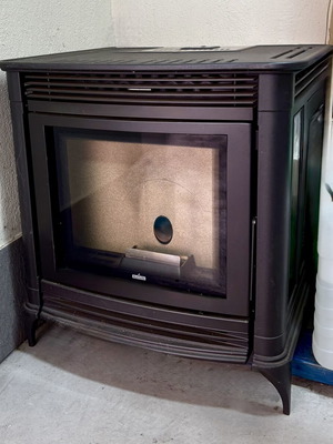 Ravelli Arianna new Spillo αερόθερμη σόμπα pellet τύπου τζάκι, 12 kW