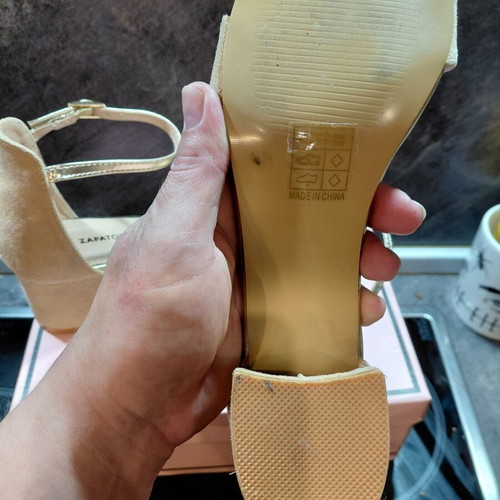 Zapatos beige sandals with thick heel new