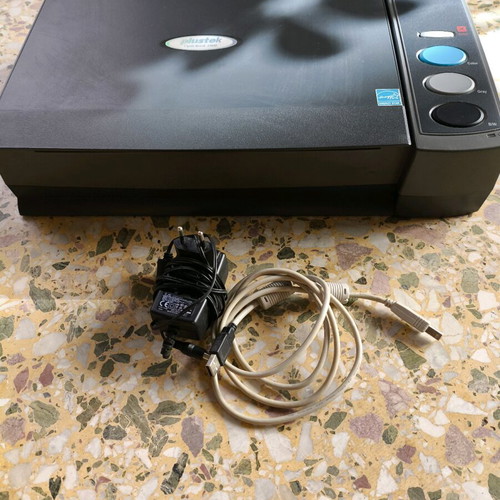 Scanner Plustek Optibook 3800 σαν καινούργιο, χωρίς CD εγκατάστασης